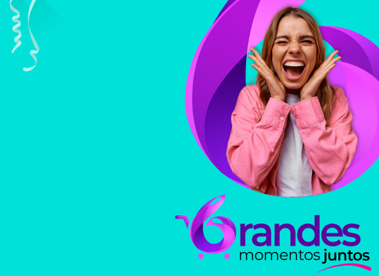 Chica sorprendida por las promociones del Aniversario Tienda Compensar