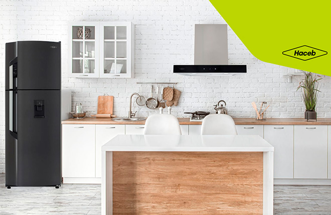 Cocina moderna con electrodomésticos de la marca Haceb