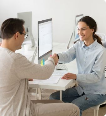 Hombre en entrevista de trabajo